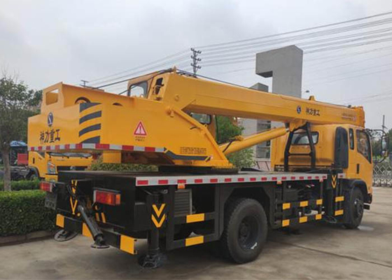Heavy Lift Hydraulic Truck Crane Easy Operate With Powerful Lifting Capacity
