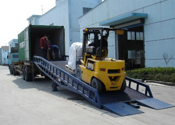 User Friendly Truck Dock Ramps , Movable Dock Ramp For Factories / Stations