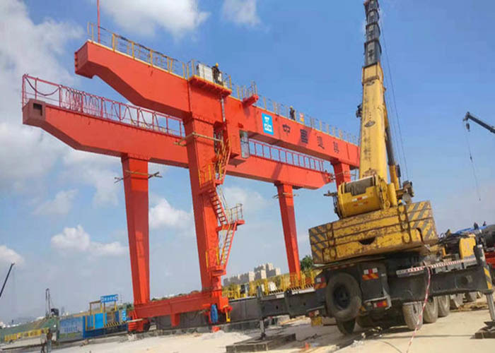 Remote Control Overhead Gantry Crane Lightweight Robust Construction
