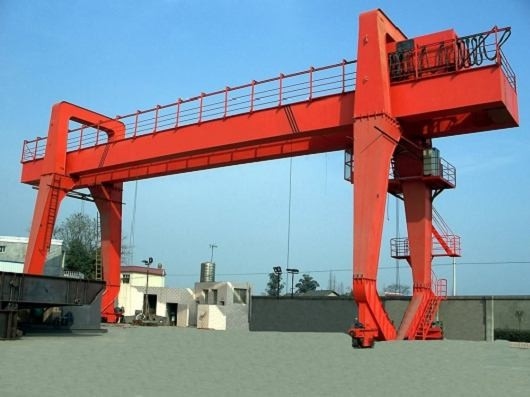 Outdoor Steel Heavy Duty Double Gantry Crane 5 - 50t With Electric Hoist