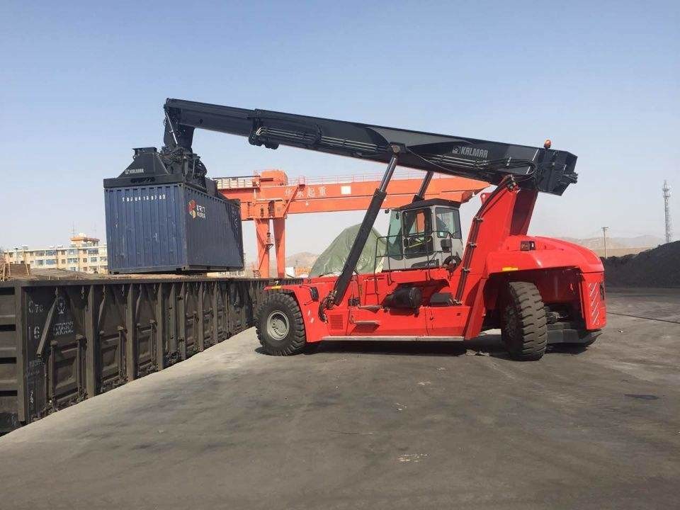 45000kg 20km/H Reach Stacker Crane 20 40 Foot International Container ...